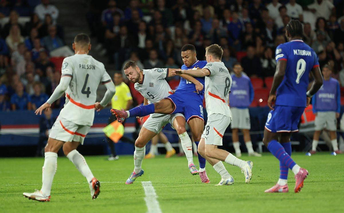 如何让孩子真正爱上足球？（如何点燃孩子的足球热情？）