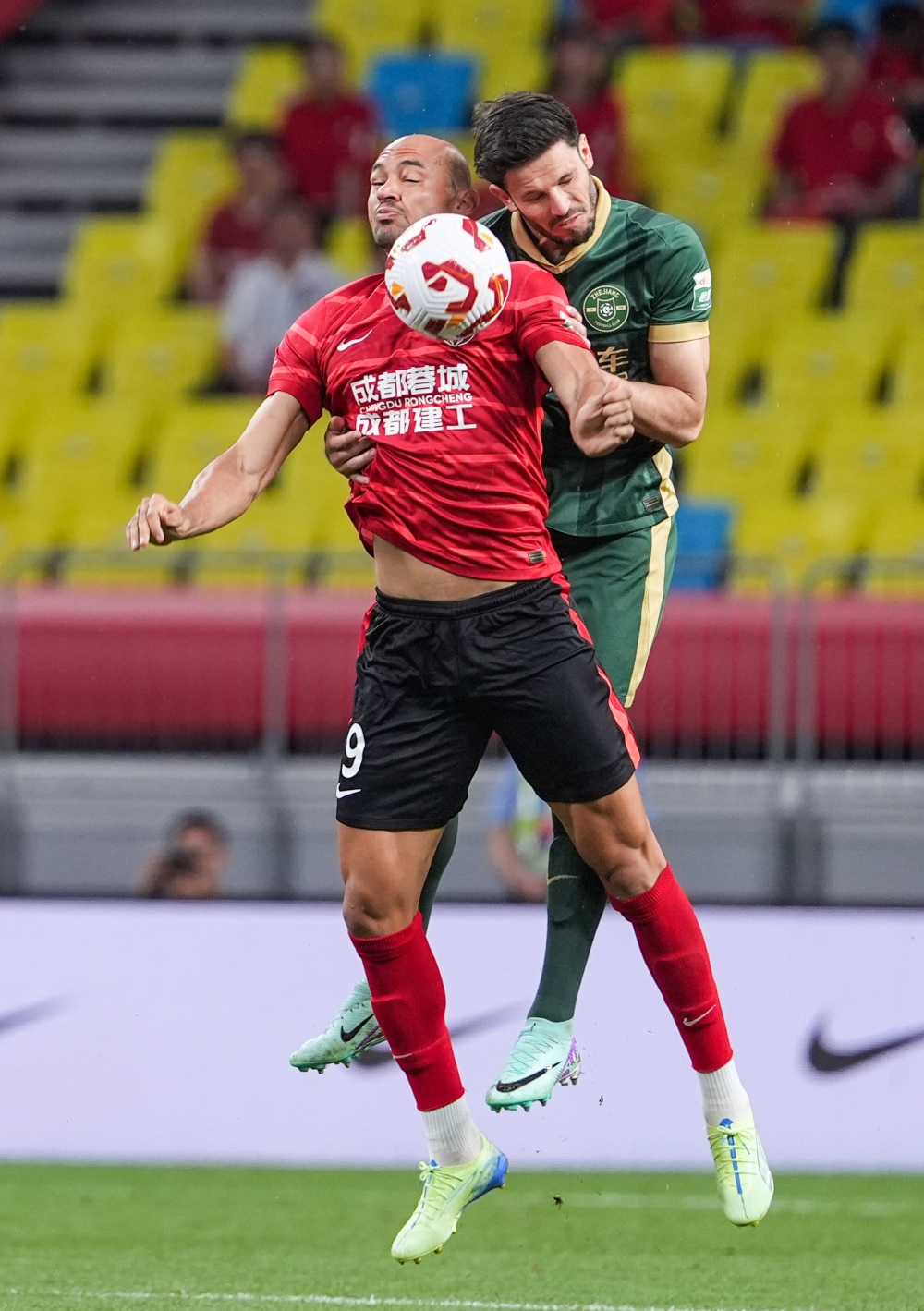 启蒙教练：维尼修斯一直有点叛逆，他应该学会控制和收敛脾气