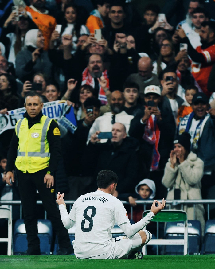 莫雷托：尤文正密切关注塞内西，球员预计不会和伯恩茅斯续约（莫雷托：尤文密切追踪塞内西，预计他不会与伯恩茅斯续约）