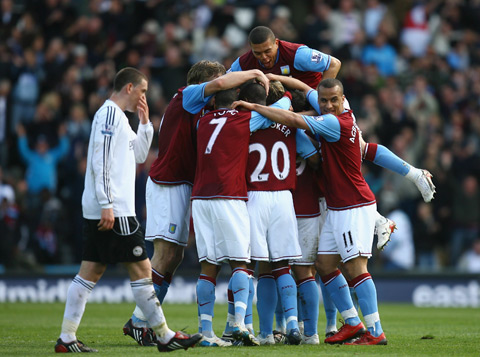 亚冠激战：柔佛VS上海海港，收官之战谁能笑傲？（亚冠终章：柔佛迎战上海海港，谁将笑到最后？）