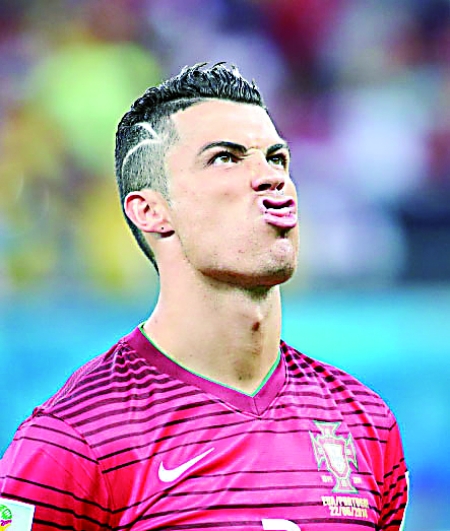 门将看呆：这也能进？