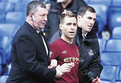 德尚：上半场我们有些畏首畏尾，虽然控制了比赛却缺乏跑动