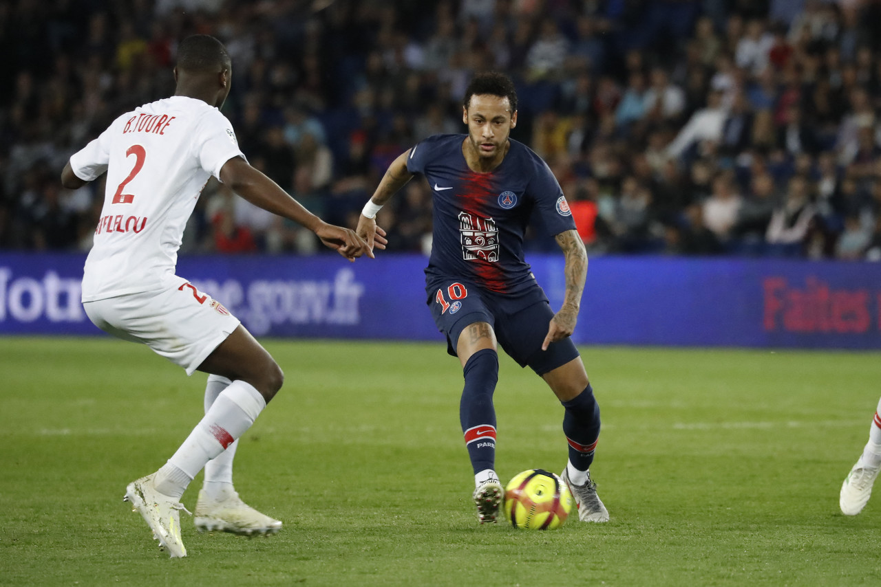 16队参与的乌兹别克斯坦超：中亚规模最大的顶级足球联赛（乌兹别克斯坦超级联赛：16队角逐的中亚最大顶级足球赛事）