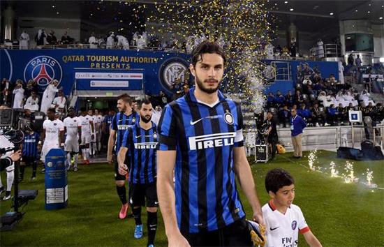 上海申花客场对阵广岛三箭，虽0-2落败，但有望晋级，展现顽强斗志，助力海港复仇。