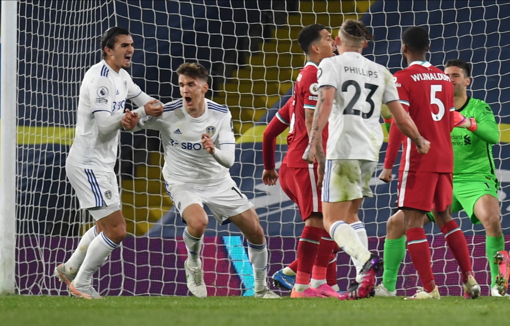 萨拉赫C罗面临相似十字路口，无法接受境遇的巨星将如何抉择？（萨拉赫与C罗同处抉择关口：不甘现状的巨星将走向何方？）