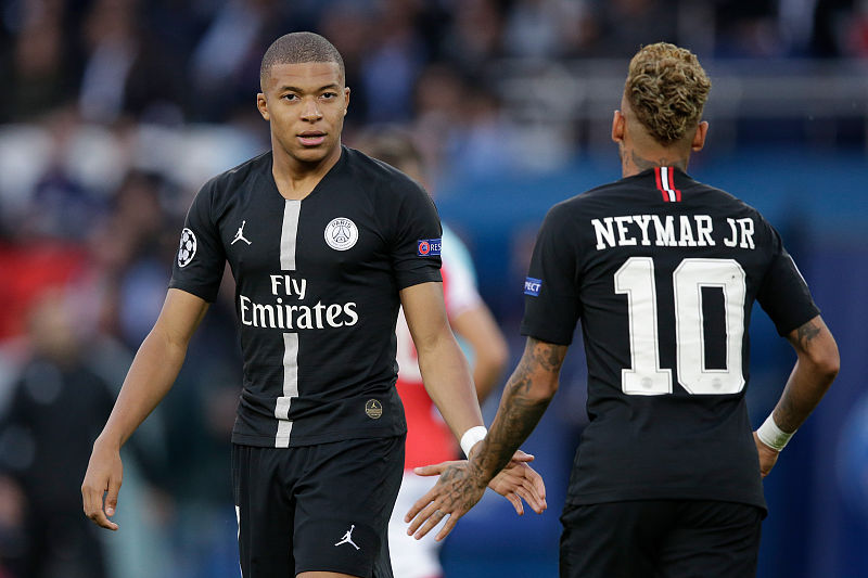 FC ONLINE｜中超争冠终章来袭！沪上双雄末轮定江山（FC ONLINE｜中超夺冠大结局将至：沪上双雄末轮一战定乾坤）