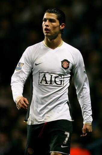 洲际杯半场：克77破门，鲁伊斯进球被吹，巴黎1-0弗拉门戈（洲际杯半场战报：克77先拔头筹，鲁伊斯进球被判无效，巴黎暂1-0领先弗拉门戈）