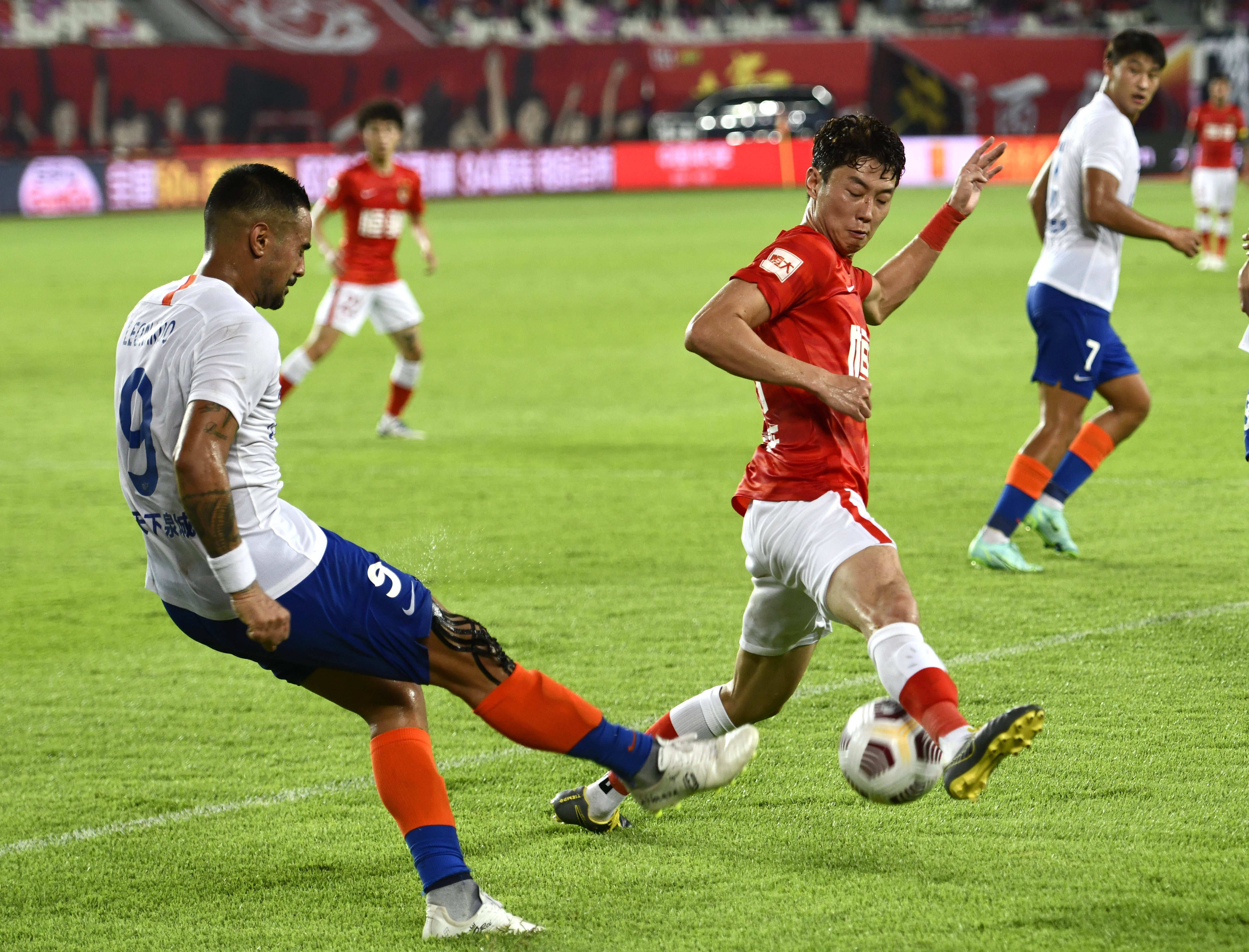 桑托斯主帅：需要以高度专注力进入比赛，这能为我们提供动力（桑托斯主帅：以高度专注投入比赛，才能激发球队动力）